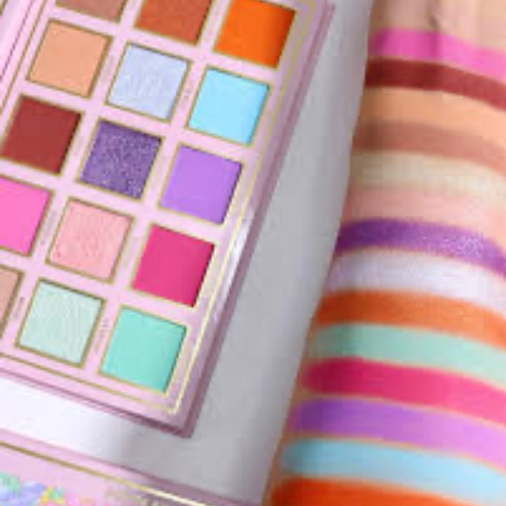 NWT Ace Beaute Whimsical Bloom Eyeshadow Palette - Multi-ColorNWT